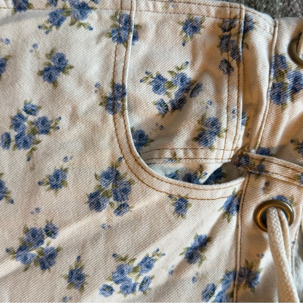 Floral Barrel Jeans in Cream and Blue - Picture 7 of 8